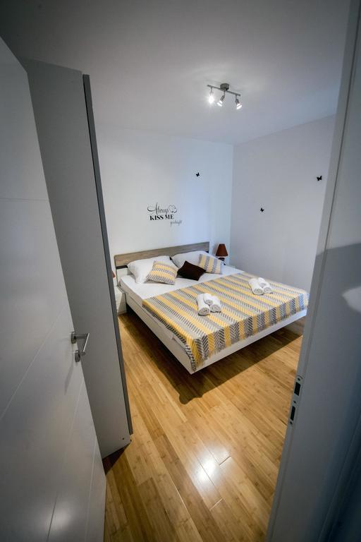 Apartment Luka Макарска Экстерьер фото
